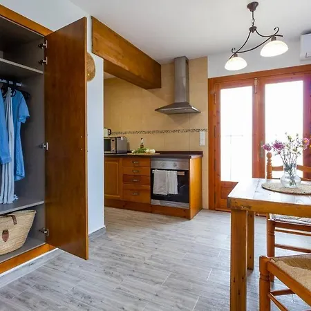 House With Swimming Pool And Amazing Sea And Mountain Views In Montgo, Holiday home Denia