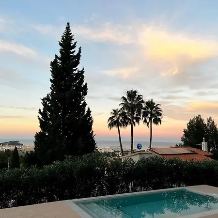 Hébergement de vacances House With Swimming Pool And Amazing Sea And Mountain Views In Montgo, Dénia