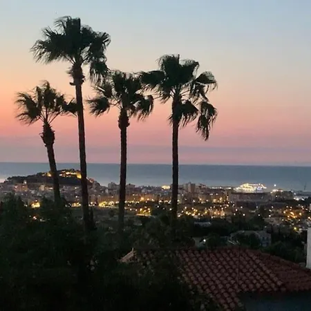 House With Swimming Pool And Amazing Sea And Mountain Views In Montgo, Hébergement de vacances