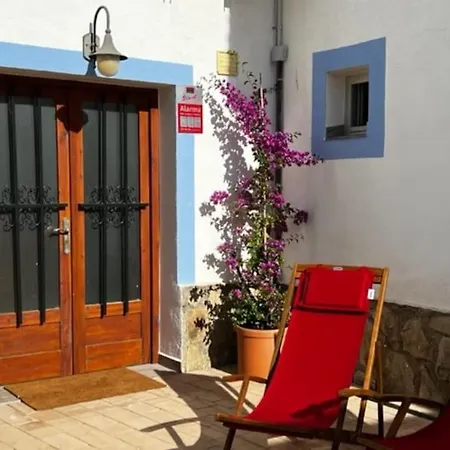 Hébergement de vacances House With Swimming Pool And Amazing Sea And Mountain Views In Montgo,