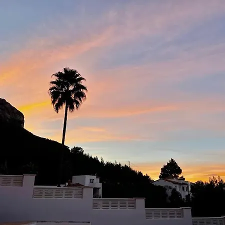 House With Swimming Pool And Amazing Sea And Mountain Views In Montgo, Hébergement de vacances *