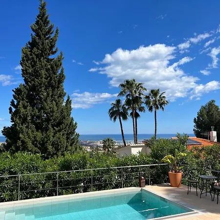 Hébergement de vacances House With Swimming Pool And Amazing Sea And Mountain Views In Montgo,