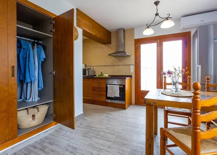 House With Swimming Pool And Amazing Sea And Mountain Views In Montgo, 別荘 デニア