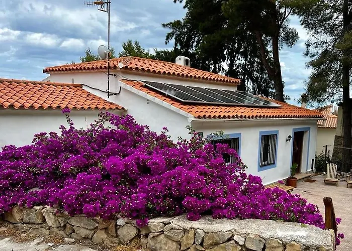 House With Swimming Pool And Amazing Sea And Mountain Views In Montgo, بيت للعطل دينايا