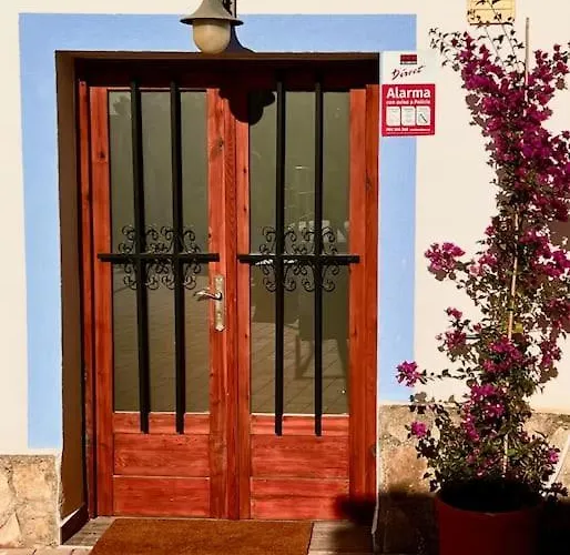 House With Swimming Pool And Amazing Sea And Mountain Views In Montgo, دينايا