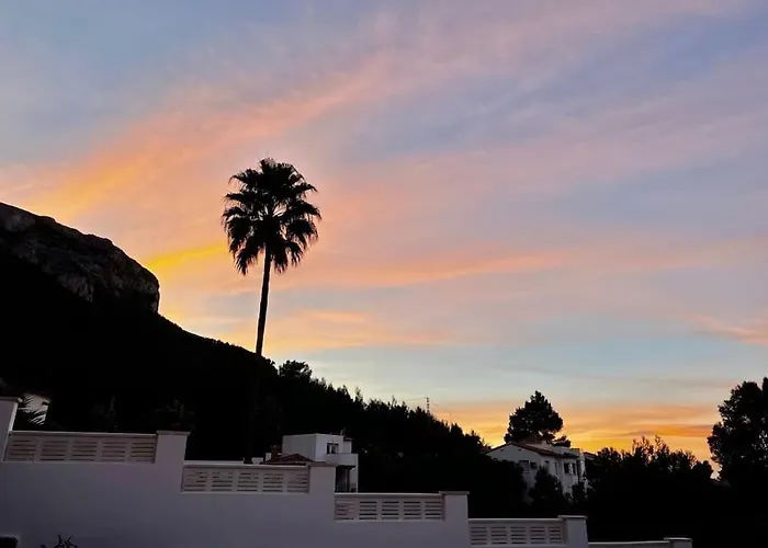 House With Swimming Pool And Amazing Sea And Mountain Views In Montgo, بيت للعطل *